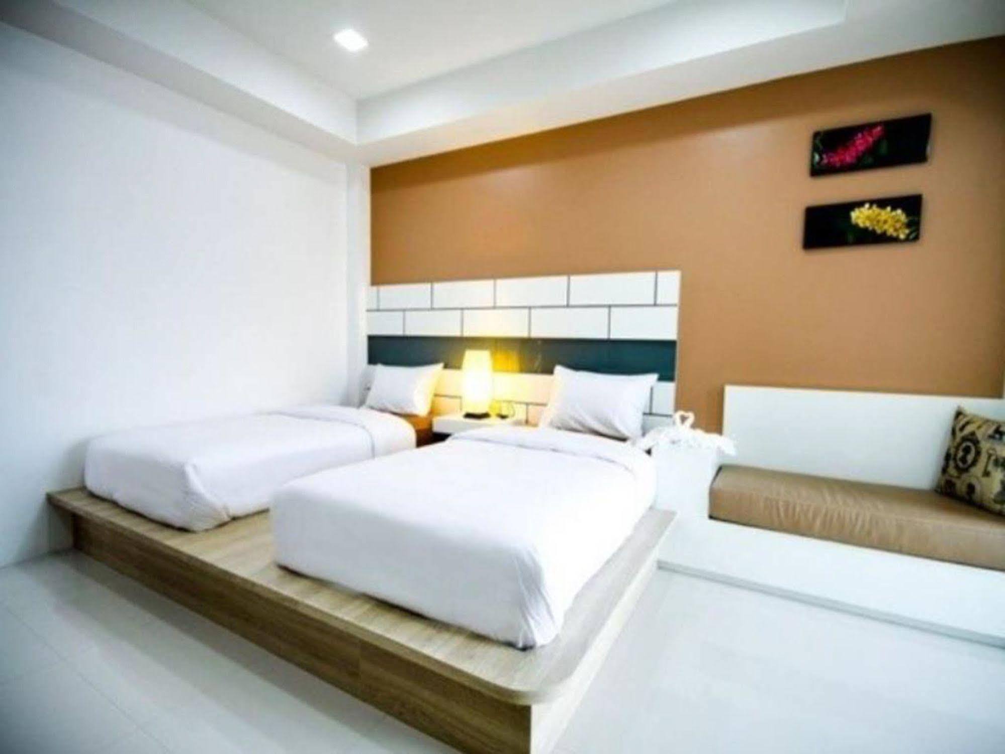 S5 Residence&Cafe Chalong Exterior foto